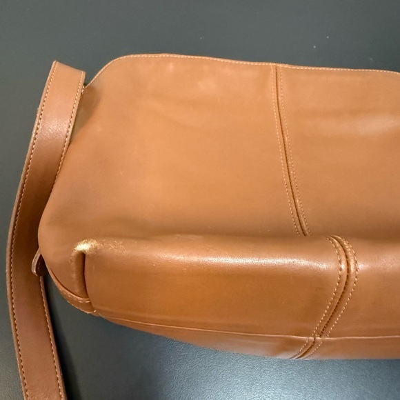 Coach vintage British Tan Leather crossbody Bag - Picture 2 of 9